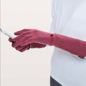 NWT Lululemon Scroll on Knit Gloves